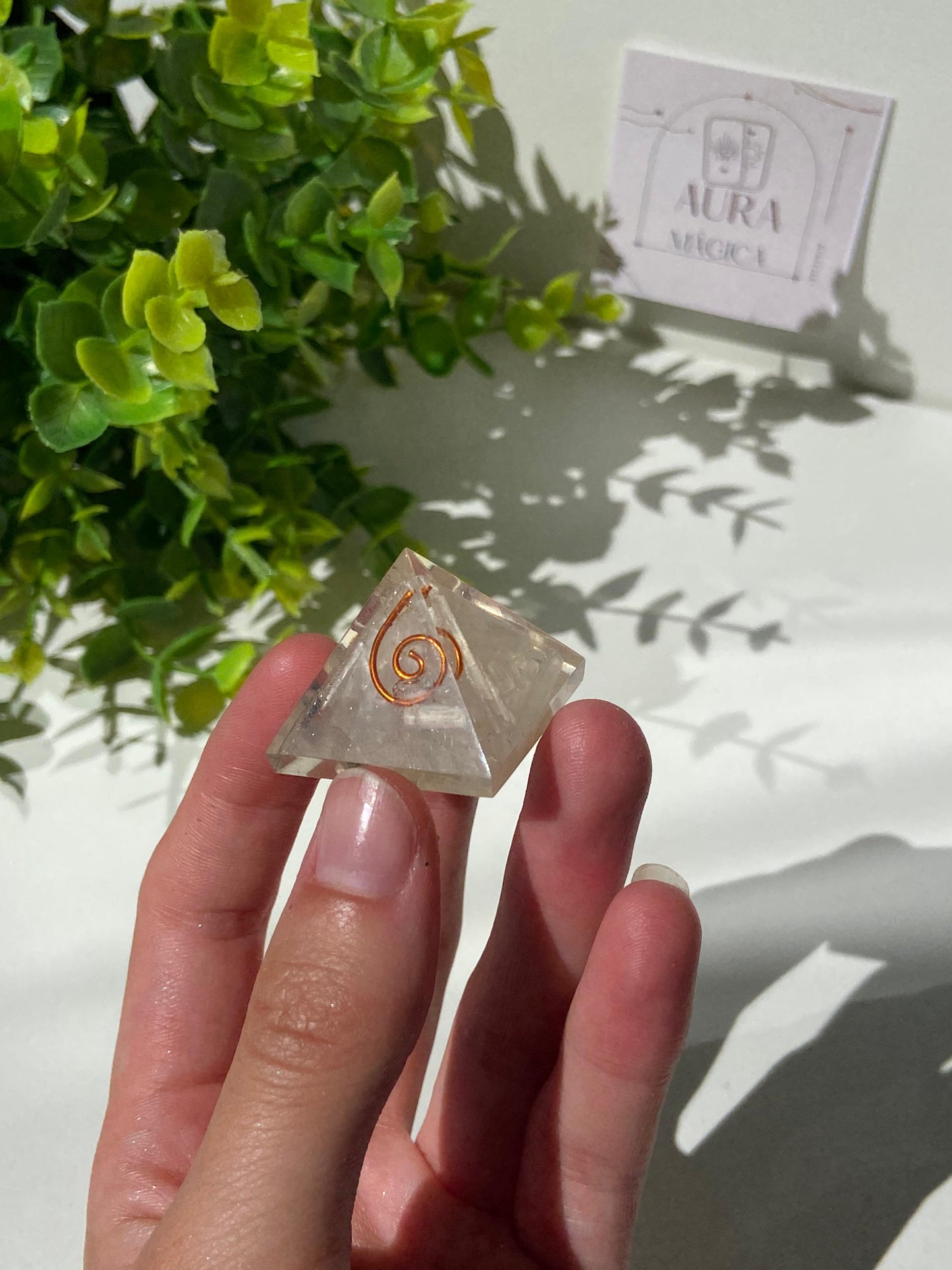 Pirámide Orgonita De Selenita Con Espiral